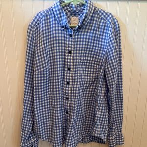 GAP BUTTON DOWN